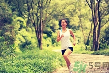 豐胸運(yùn)動(dòng)有什么？哪些運(yùn)動(dòng)可以豐胸？