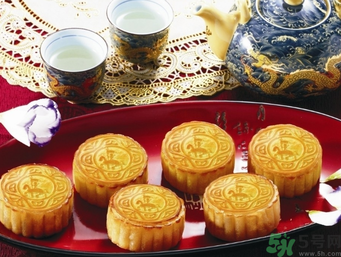 糖尿病人可以吃月餅嗎？糖尿病人吃月餅注意事項