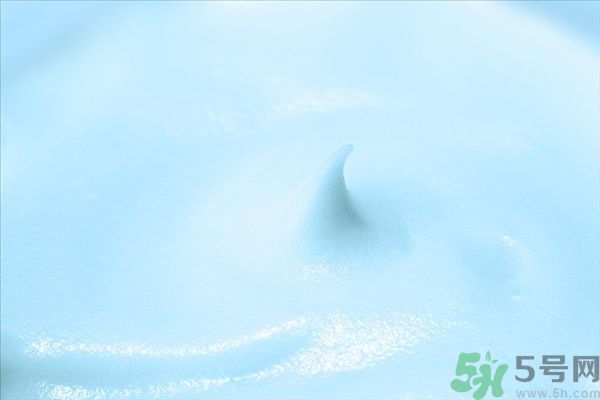 妝前乳可以代替隔離霜嗎？妝前乳可以代替乳液嗎？