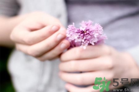手指關(guān)節(jié)疼痛怎么辦？如何預(yù)防手指關(guān)節(jié)疼痛？