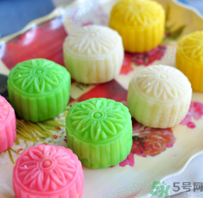 冰皮月餅放冰箱變硬怎么回事？冰皮月餅放冷藏還是冷凍？？