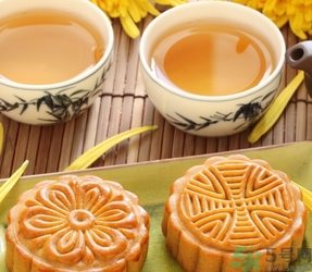 月餅一次吃多少比較好？月餅吃多了會(huì)怎樣？