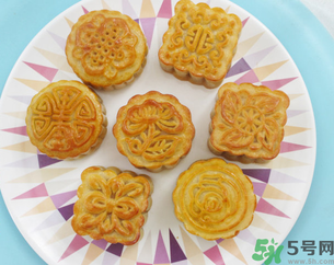 膽結(jié)石可以吃月餅嗎？膽結(jié)石患者吃月餅的危害