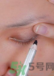 眼線怎么畫好看圖解？單眼皮怎么畫眼線好看？