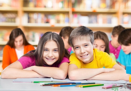 怎么讓女孩子喜歡自己？怎么讓男孩子喜歡自己？