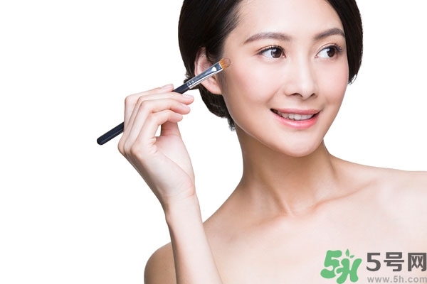 睫毛膏可以刷眉毛嗎？睫毛膏可以當(dāng)染眉膏嗎？