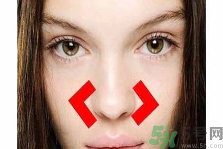 鼻翼長痘痘怎么辦？鼻翼長痘解決方法有哪些？