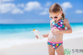 夏天涂防曬霜有用嗎？吃什么防曬又美白？