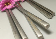 合金筷子用的什么材料？合金筷子和不銹鋼筷子哪個(gè)好？