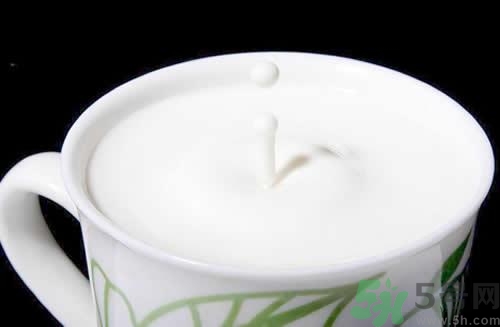 鈣片能和牛奶一起吃嗎？鈣片不能和什么一起吃？