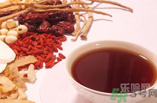 黃芪當(dāng)歸可以泡水喝嗎？黃芪當(dāng)歸泡水喝有什么功效？