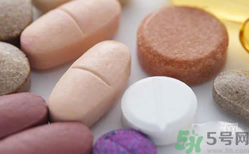 鈣片和維生素c可以一起吃嗎？鈣片和維生素一起吃好不好？