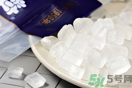 冰糖和白糖紅糖有什么區(qū)別？冰糖和普通糖有什么區(qū)別？