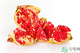 石榴里面白色的能吃嗎？石榴里面的籽可以吃嗎？