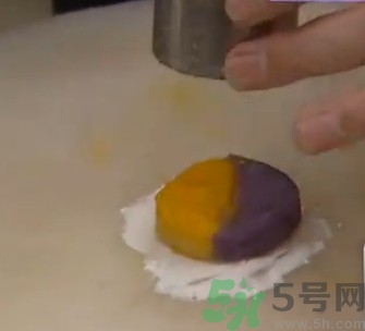 水晶月餅用的什么粉？水晶月餅的做法及配方