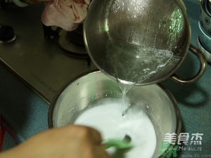 水晶月餅用的什么粉？水晶月餅的做法及配方