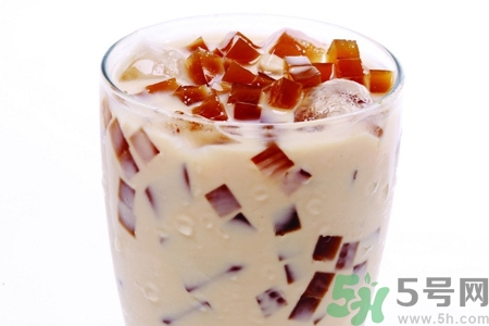 晚上可以喝奶茶嗎？晚上喝奶茶好嗎？