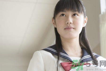 初中生女生的標(biāo)準(zhǔn)胸圍是多少？初中女生正常胸圍是多少？