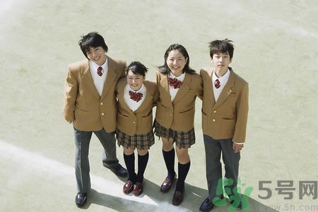 初中生女生的標(biāo)準(zhǔn)胸圍是多少？初中女生正常胸圍是多少？