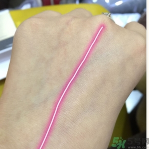 菲詩(shī)小鋪水光無(wú)瑕氣墊修顏乳怎么樣？菲詩(shī)小鋪氣墊cc好用嗎？