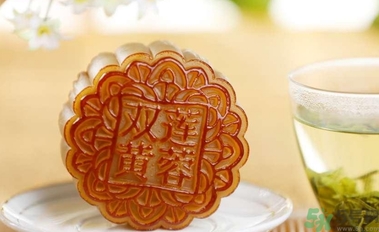 蓮蓉月餅的餡料是什么？蓮蓉月餅的餡料怎么做？