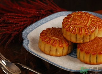 蓮蓉月餅的保質(zhì)期是多久？蓮蓉月餅怎么保存？