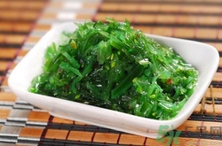 下巴長(zhǎng)痘是上火嗎？下巴長(zhǎng)痘吃什么好？