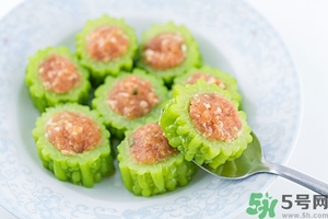 喝苦瓜汁會影響月經嗎？來月經可以喝苦瓜汁嗎？