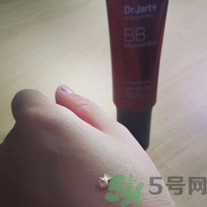 dr.jart銀管和黑管的區(qū)別？蒂佳婷銀色bb和黑色bb哪個好？