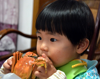 小孩子可以吃螃蟹嗎？小孩吃螃蟹好嗎？
