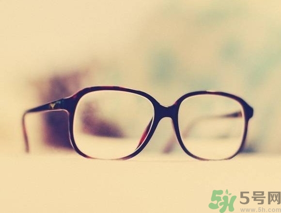 散光多少度算嚴(yán)重？散光相當(dāng)于近視多少度？