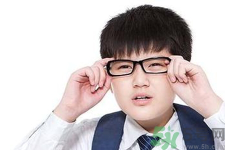 眼睛散光能治好嗎？眼睛散光的癥狀