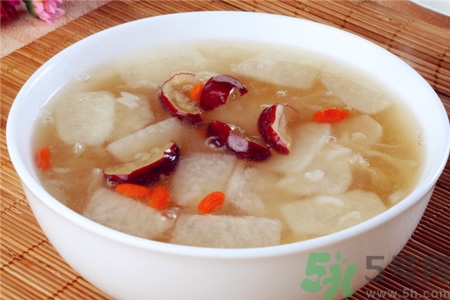 秋季吃什么滋陰潤肺？秋季女人養(yǎng)生滋陰潤肺湯譜