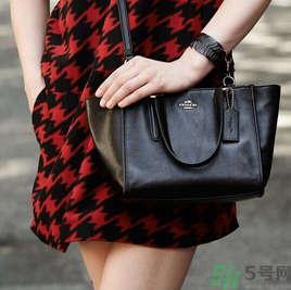 coach和gucci哪個好？coach和gucci哪個好看？