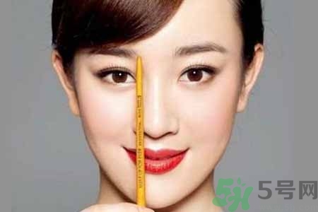 ?眉毛上可以涂生發(fā)液?jiǎn)幔棵济可l(fā)水有副作用嗎？