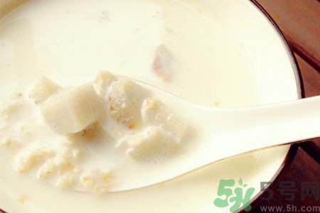 吃芋頭可以喝牛奶嗎？吃芋頭喝牛?奶有什么好處？