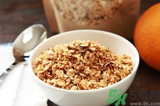 吃燕麥片有什么好處？燕麥片吃了對(duì)人的好處有哪些？
