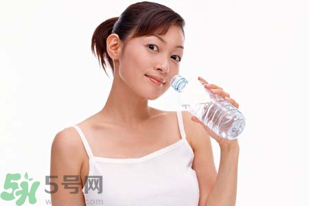 喝水能預(yù)防心血管疾病嗎？什么時(shí)候喝水對(duì)身體最好？