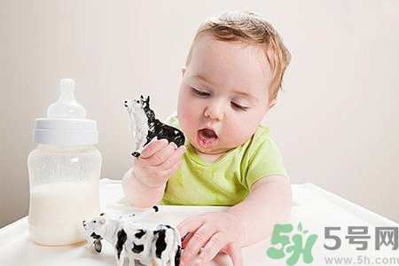 母乳不足的原因是什么？母乳不足怎么辦？