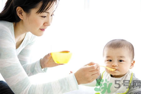 母乳不足的原因是什么？母乳不足怎么辦？