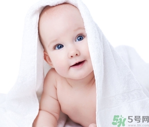 新生兒多久可以剪頭發(fā)？新生兒可以剪頭發(fā)嗎？