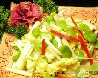 韭黃可以和螃蟹一起吃嗎？韭菜可以和螃蟹一起吃嗎？