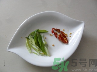 韭黃是怎么長出來的？韭黃是怎么種出來的？