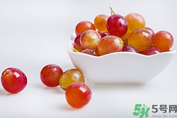 葡萄籽怎么吃效果最好？無(wú)籽葡萄對(duì)身體有害嗎？