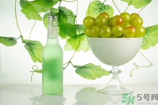 葡萄和蘋果可以一起吃嗎？葡萄和蘋果可以一起榨汁嗎？