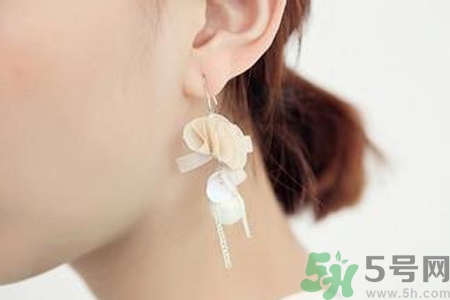 耳洞發(fā)炎流膿怎么辦？耳洞紅腫癢怎么辦？