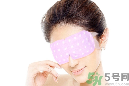 戴隱形眼鏡能用蒸汽眼罩嗎？使用蒸汽眼罩可以擦眼霜嗎？