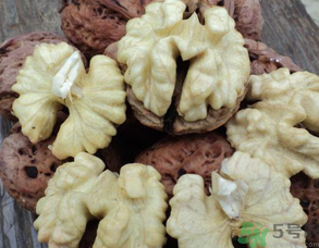 新鮮核桃能吃嗎？新鮮核桃能生吃嗎？