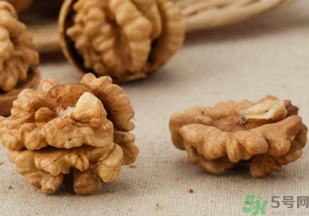 紙皮核桃和薄皮核桃的區(qū)別？紙皮核桃和薄皮核桃哪個好？