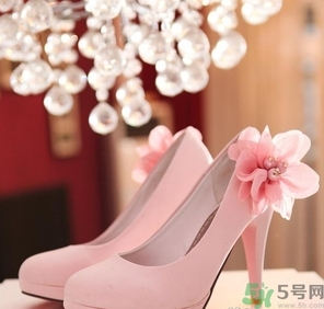 結(jié)婚可以穿粉色嗎？結(jié)婚可以穿粉色婚紗嗎？